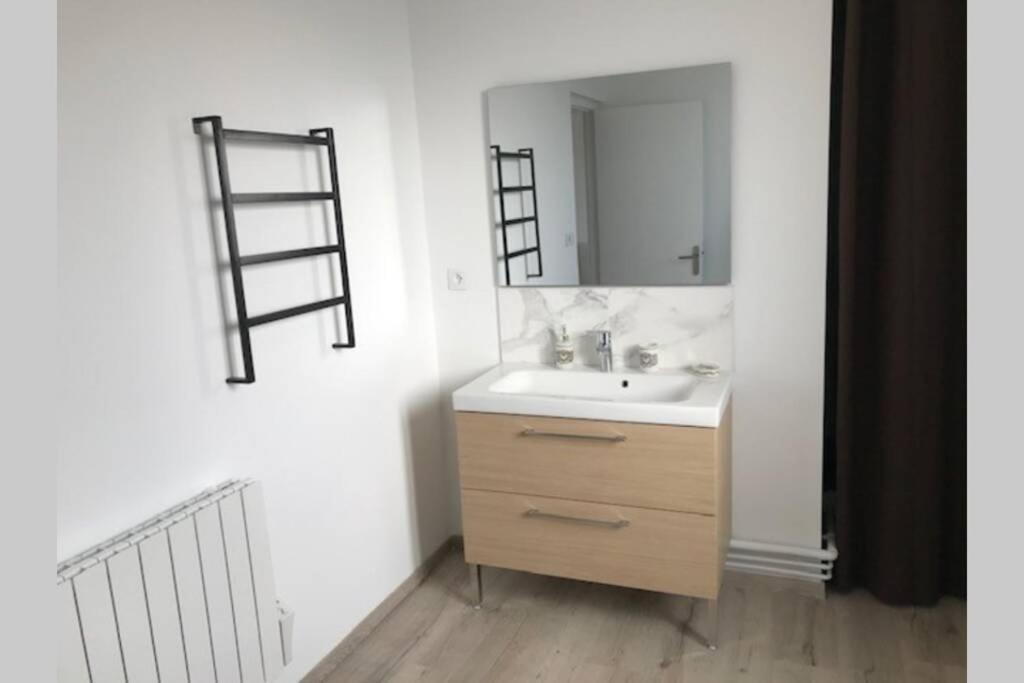 Duplex Agreable Et Spacieux 3 Chb Dont 1 Communicante Vendeville Экстерьер фото