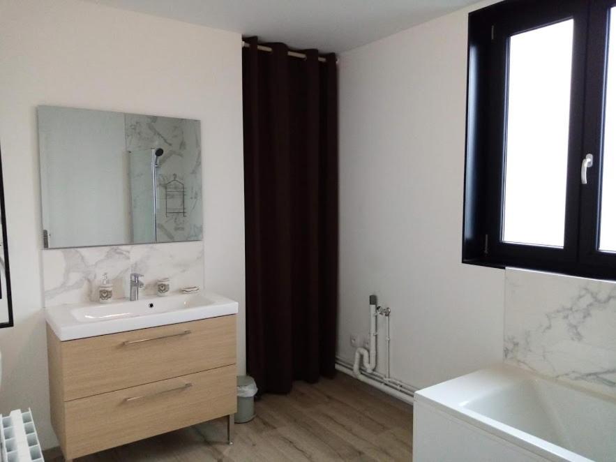 Duplex Agreable Et Spacieux 3 Chb Dont 1 Communicante Vendeville Экстерьер фото